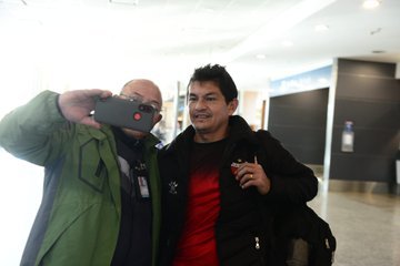 "El Pulga", el más buscado por los curiosos en el aeropuerto