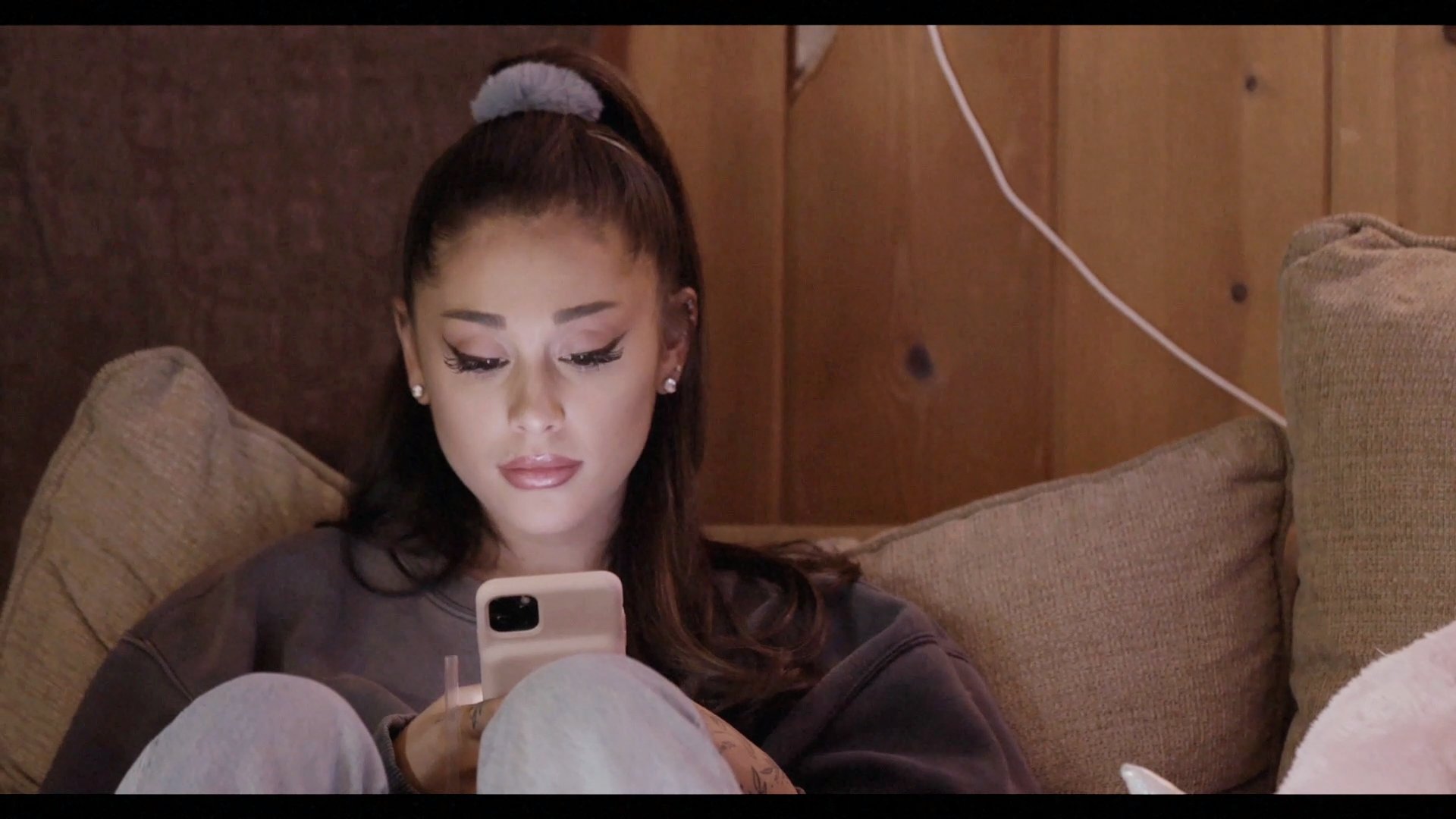 Ariana Grande - POV Full Studio Footage | ShareMania.US